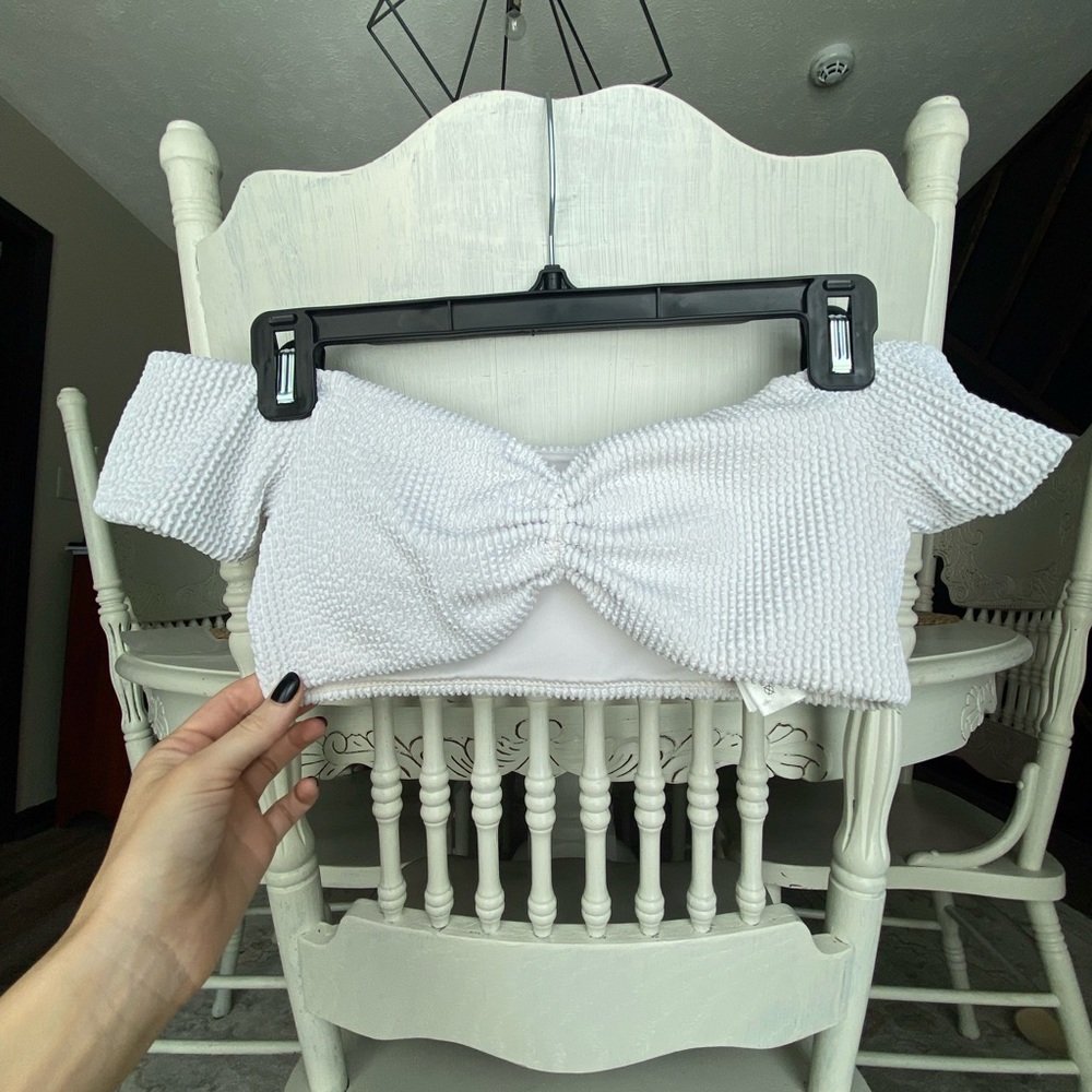 H&M off the shoulder white textured bikini top size 4 (small)